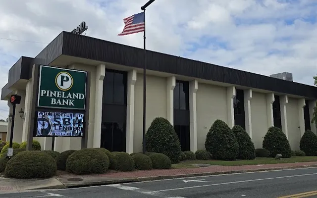 Pineland Bank location